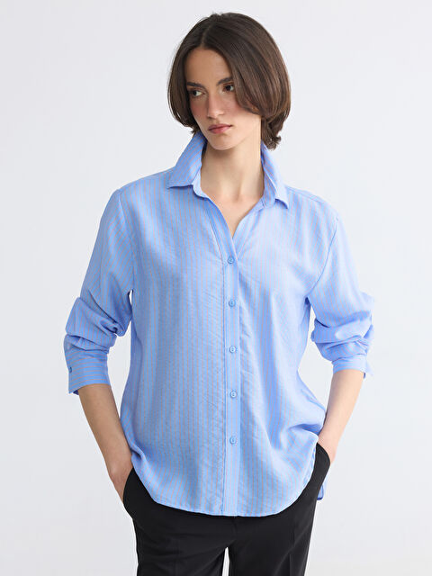 LCWAIKIKI Classic Çizgili Saten Kadın Gömlek