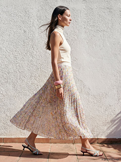 LCWAIKIKI Classic Beli Lastikli Çiçekli Pileli Etek