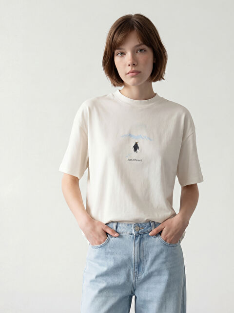 LCW Modest Bisiklet Yaka Baskılı Kadın Tişört