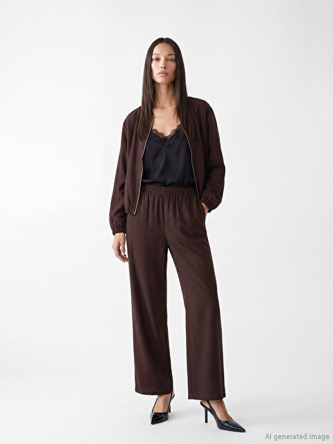 LCWAIKIKI Classic Beli Lastikli Geniş Paça Kadın Pantolon