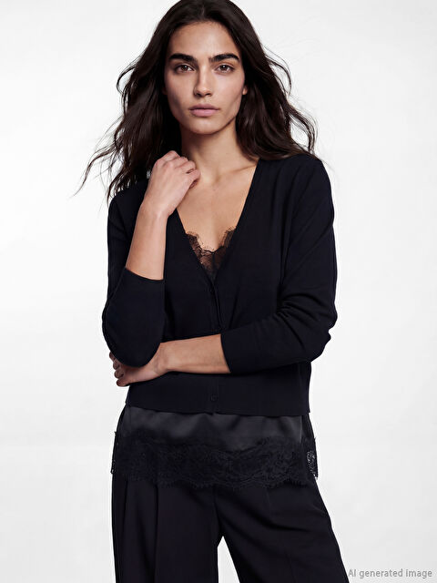 LCW Vision V Yaka Dantel Detaylı Kadın Triko Hırka