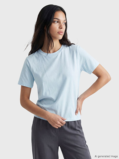 LCW Vision Bisiklet Yaka Kadın Tişört