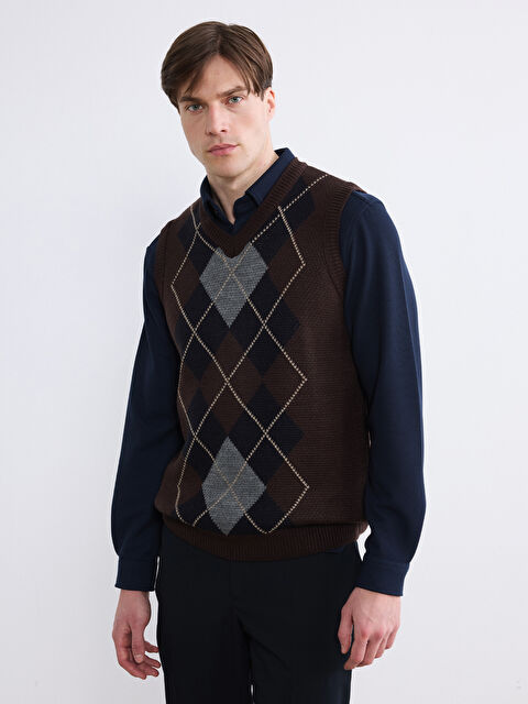 LCWAIKIKI Classic V Yaka Baklava Desenli Erkek Triko Kazak - W66969Z8-34E