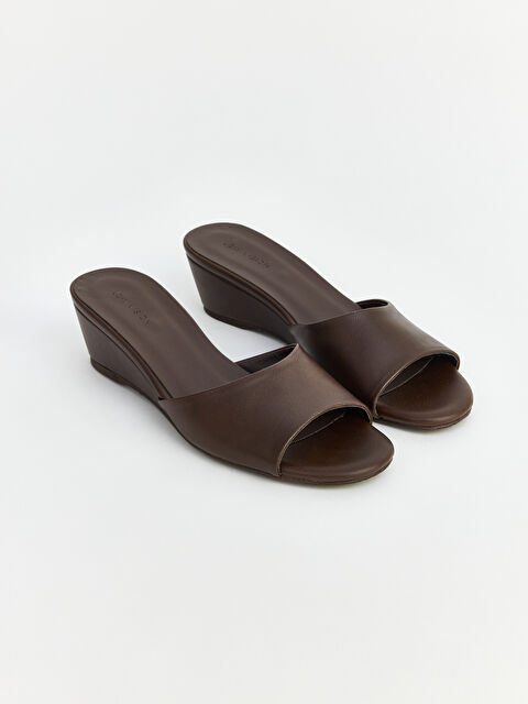 LCW STEPS Deri Görünümlü Kadın Terlik