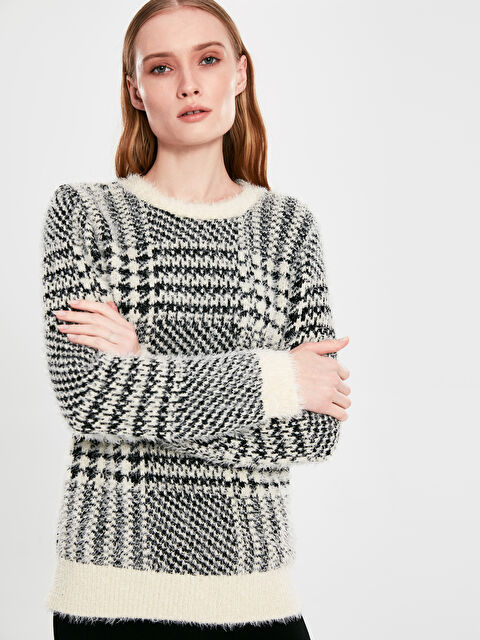 LCWAIKIKI Classic Женщины экрю Свитер - 9WQ156Z8-MJQ