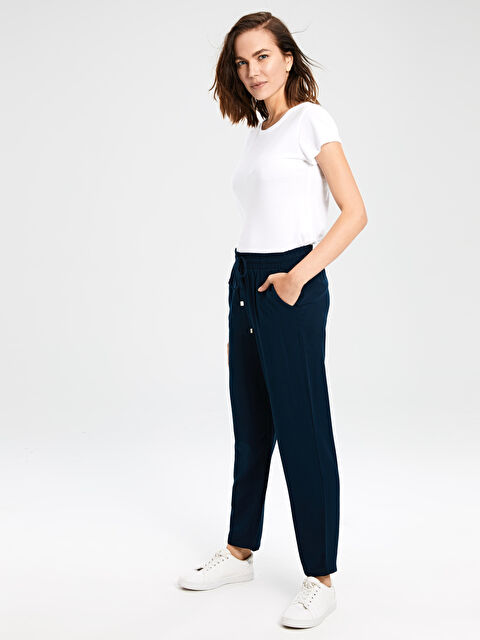 LCWAIKIKI Basic Women's Carrot Fit Plain Trousers - 0S2673Z8-E1J