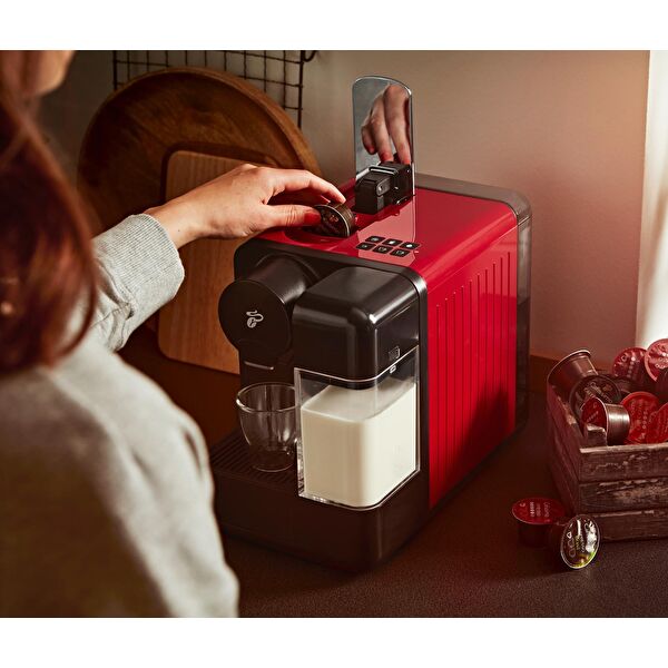 Cafissimo Milk Kapsüllü Kahve Makinesi, Kırmızı
