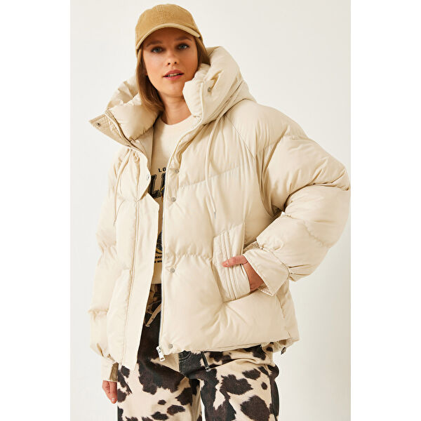 Kadın Kapüşonlu Cırt Detay Şişme Mont