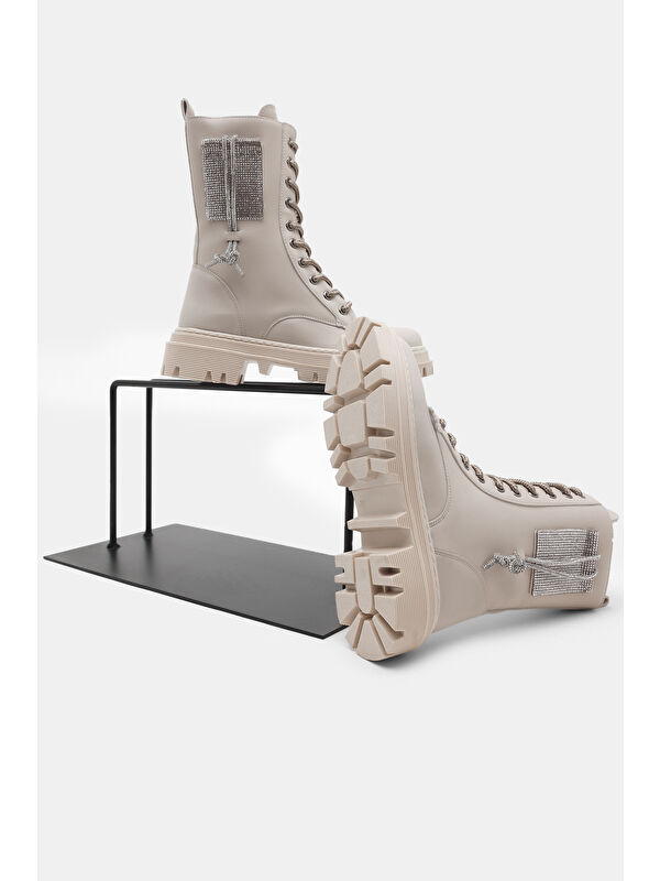 Kadın Bej Cilt Termo Taban Yanı Taşlı Bağcıklı ve Fermuarlı Bot - Görsel 4