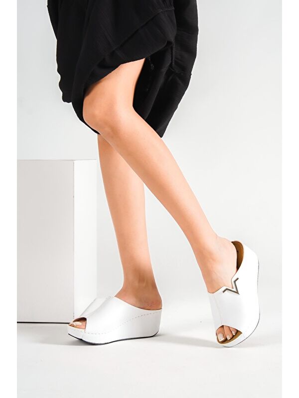 6145 Kadın Dolgu Topuklu V Toka Terlik - Görsel 2