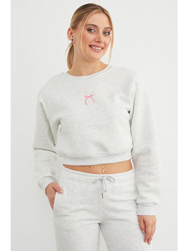 Fullamoda 3 İplik Fiyonk Nakışlı Crop Sweatshirt