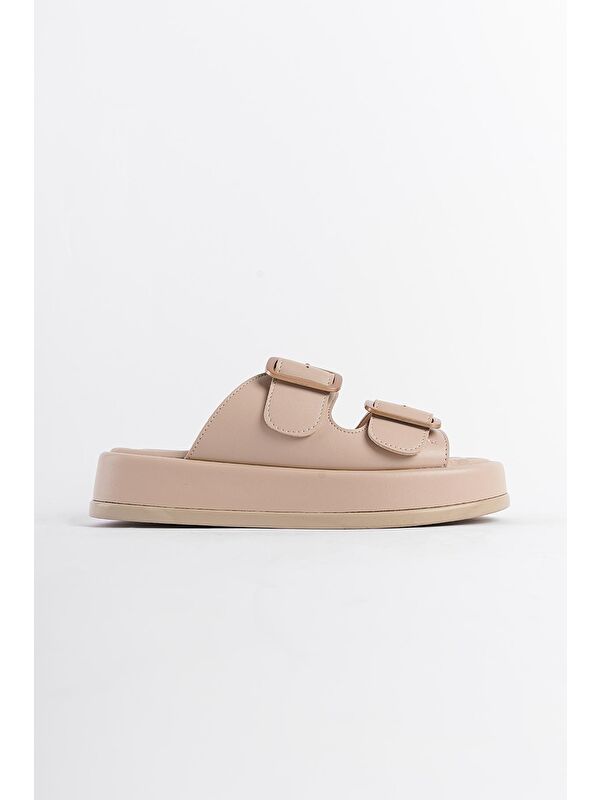 Dolgu Topuklu Çift Bantlı Tokalı Kadın Terlik - Görsel 3