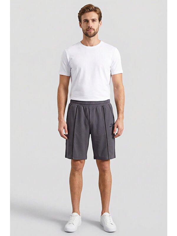 Tommylife Koyu Gri Oversize Fit Basic Ön Dikiş Detaylı Erkek Şort - 81283