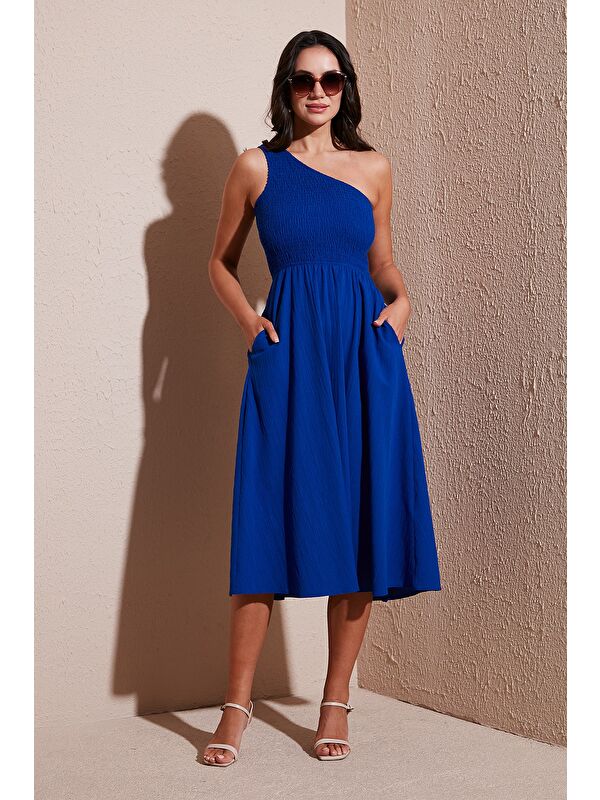 Lela Regular Fit Tek Omuz Belden Açılan Gipeli Midi Boy Kadın Elbise 67810248