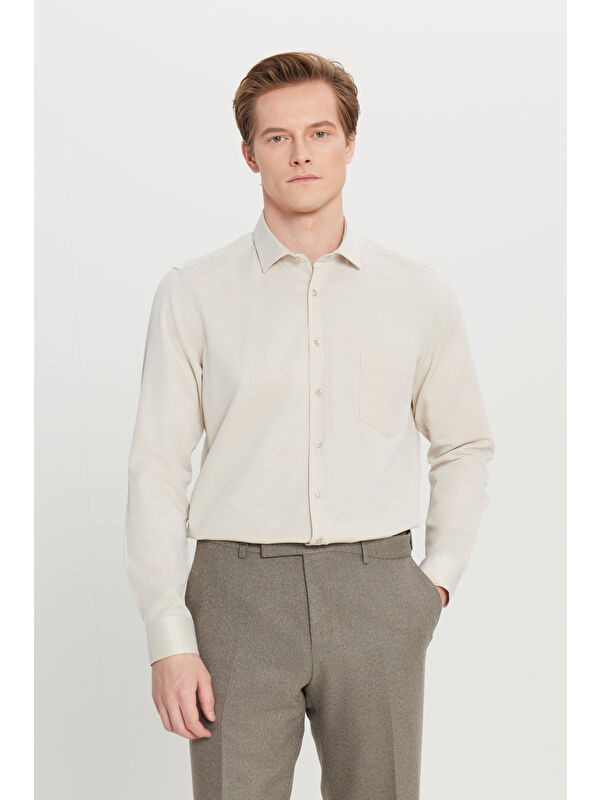 AC&Co / Altınyıldız Classics Erkek Bej Pamuklu Tailored Slim Fit Dar Kesim Klasik Yaka Armürlü Cepli Gömlek