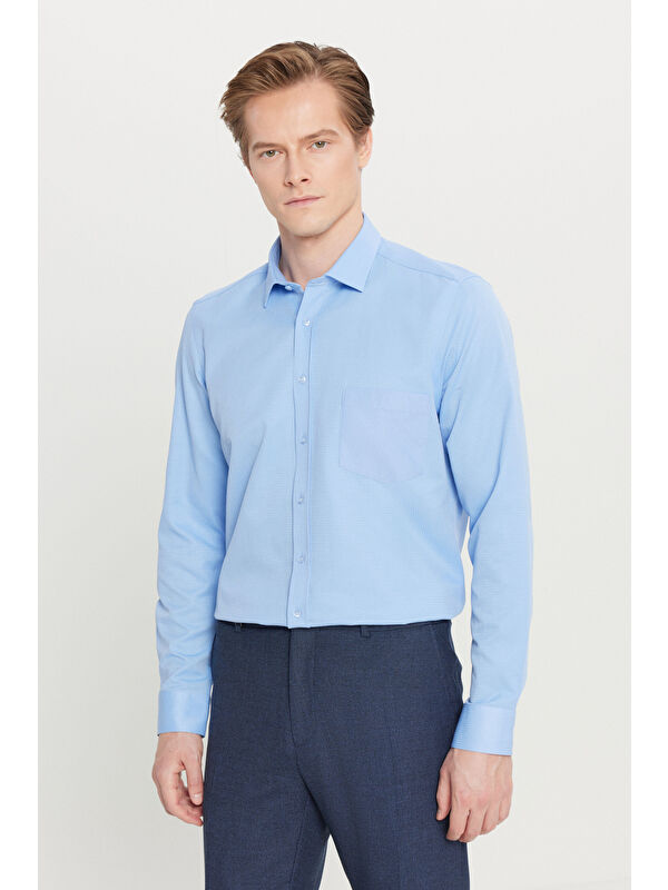 AC&Co / Altınyıldız Classics Erkek Açık Mavi Pamuklu Tailored Slim Fit Dar Kesim Klasik Yaka Armürlü Cepli Gömlek