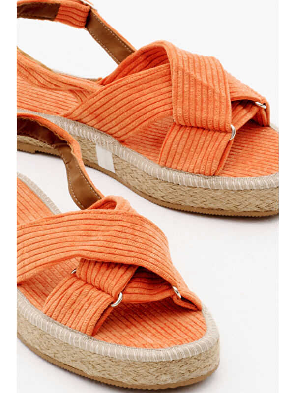 Kadın Oranj Çapraz Bantlı Bilekten Bağlamalı Hasır Triko Sandalet - Görsel 4