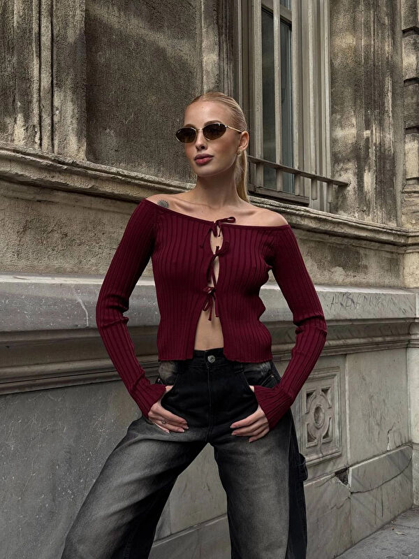 Hazelin Kadın Bordo Önden Bağlamalı Madonna Yaka Crop Bluz