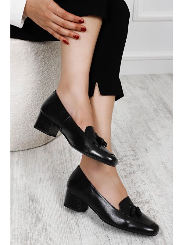 SİYAH MELANJ Hakiki Deri Küt Burun Kısa Kalın Topuklu Püsküllü Kadın Ayakkabı 13313 - Görsel 3