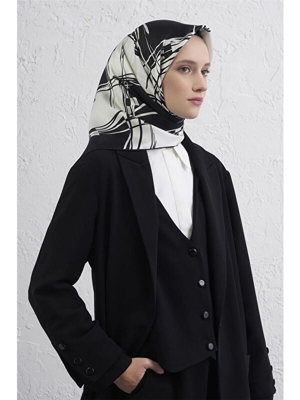 ARMİNE Geometrik Desenli Saf İpek Twill Eşarp 9442D 01