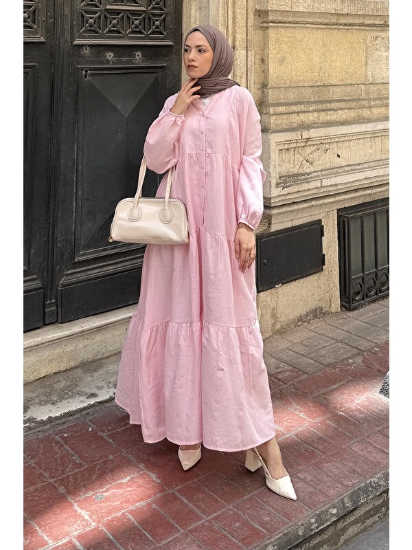 Lamelif Ön Yarım Düğme Detaylı Müslin Kumaş Tesettür Elbise Pembe