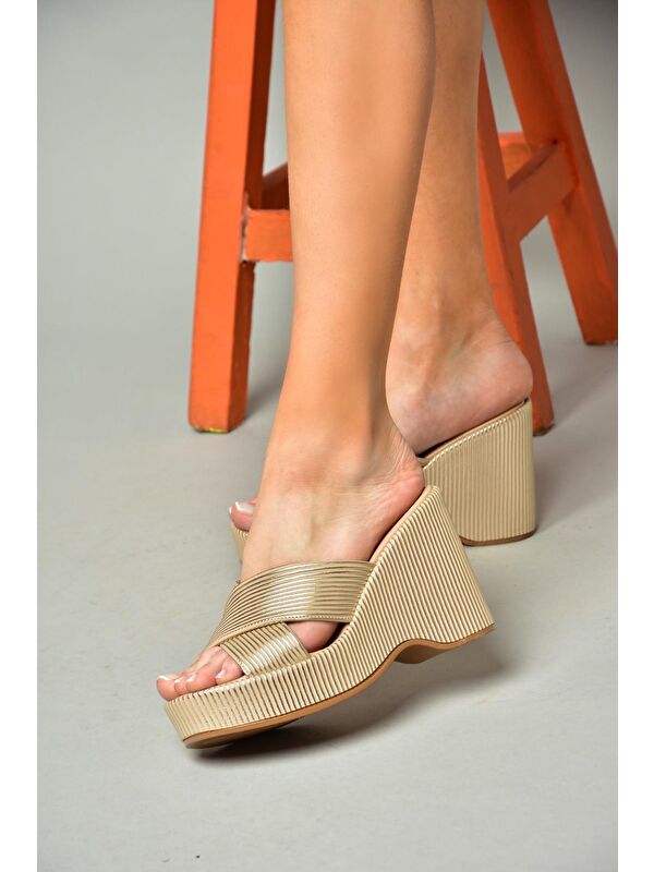 S2501014 Altın Kadın Terlik - Görsel 5