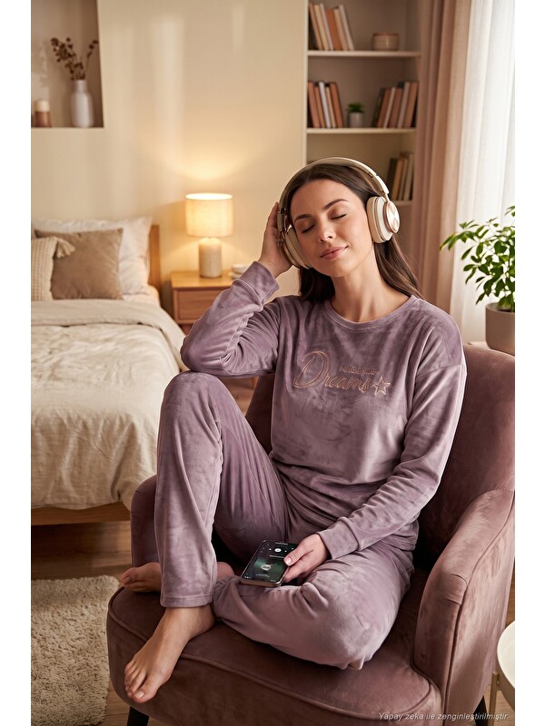 Lela Bisiklet Yaka Yumuşak Dokulu Parlak Kadife Kadın Pijama Takımı 6094209