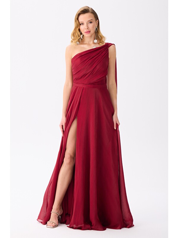CARMEN Bordo Tek Kol Kuyruklu Saten Abiye Elbise