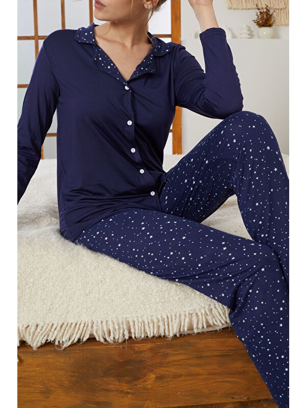 Siyah İnci Lacivert Yıldız Desenli Gömlek Yaka Düğmeli Milan Örme Pijama Takım25224007