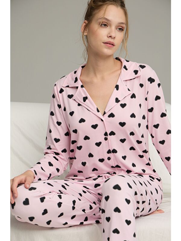 Siyah İnci Pembe Kalp Desenli Gömlek Yaka Düğmeli Milan Örme Pijama Takım25224023