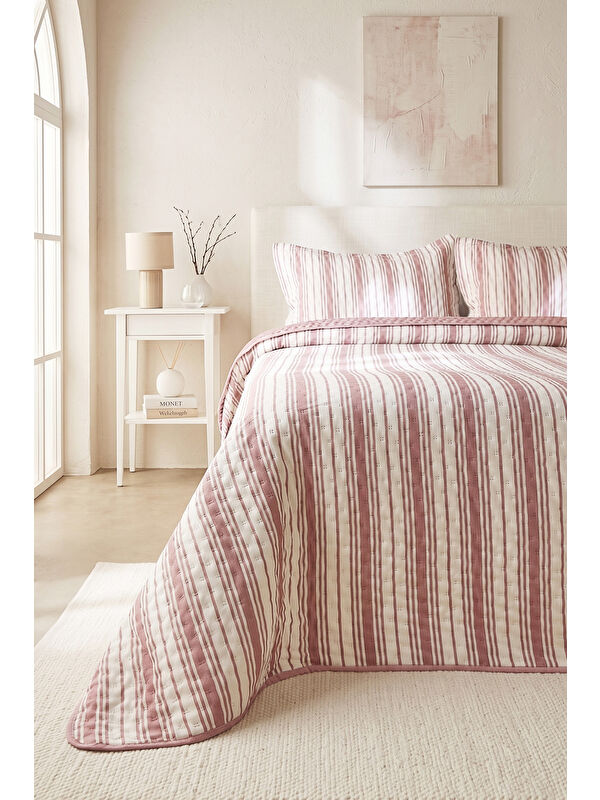 Ocean Home Textile Pamuklu Kapitoneli Bordo Renk Çizgi Desen Çift Kişilik Yatak Örtüsü Seti 1 Adet 250 x 230 / 2 Adet 5