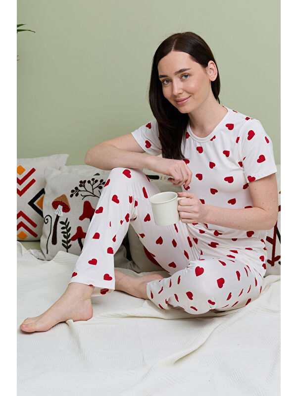 Fullamoda Büyük Kalpli Desenli Bisiklet Yaka Kısa Kollu Pijama Takımı