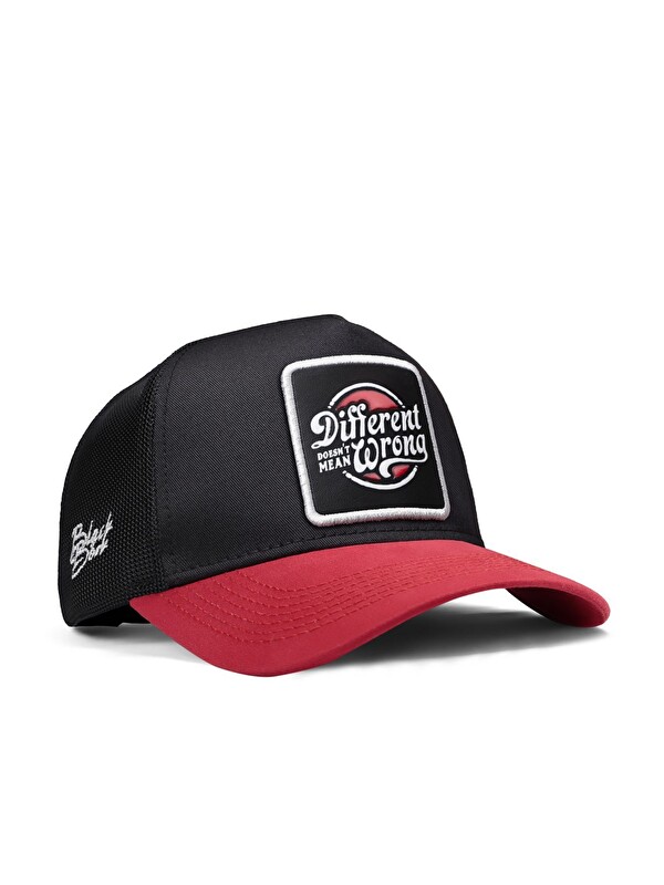 BlackBörk Different Wrong Logolu Kırmızı-Siyah Trucker Şapka