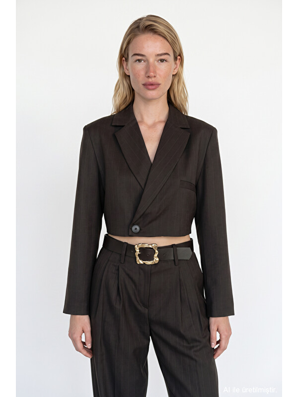 QUZU İnce Çizgili Kruvaze Crop Blazer Ceket Kahverengi