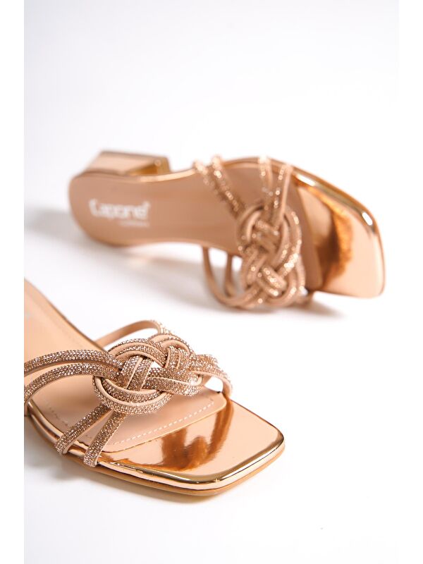 Küt Burunlu Taşlı Kalın Örgü Bantlı Kısa Topuklu Ayna Kumaş Kadın Terlik - Görsel 6