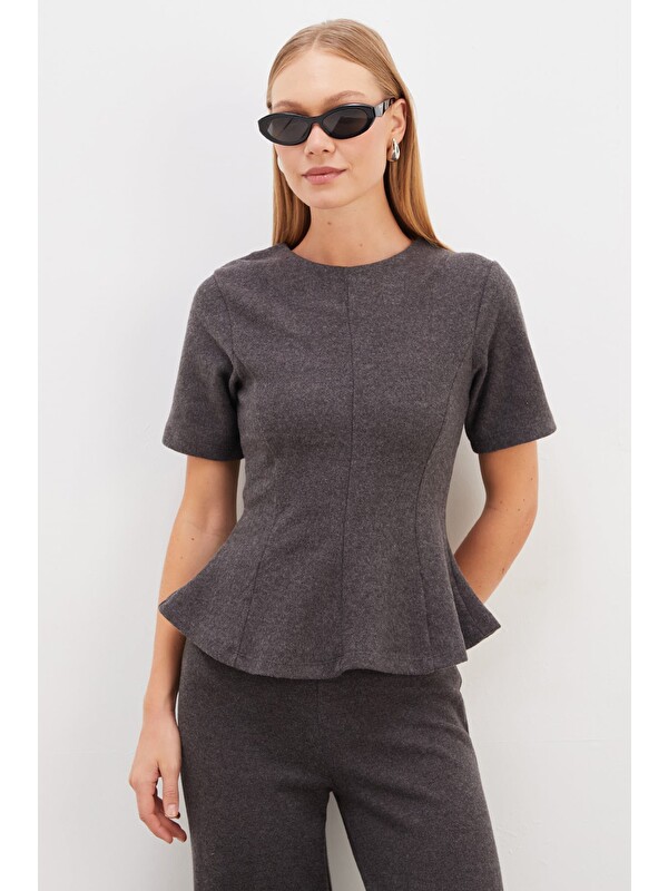 Fullamoda Arkası Fermuarlı Selanik Örme Peplum Bluz