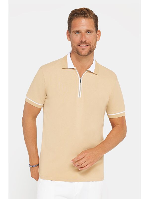 TUDORS Erkek Slim Fit Dar Kesim %100 Pamuk Düz Pike Fermuarlı Kum Rengi Polo Yaka Tişört