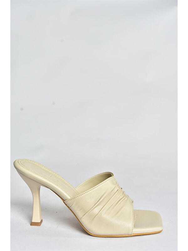 Fox Shoes P590233809 Bej Kadın Terlik