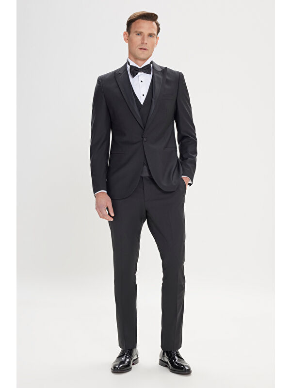Altınyıldız Classics Erkek Siyah Slim Fit Dar Kesim Kırlangıç Yaka Klasik Düz Yelekli Smokin Takım