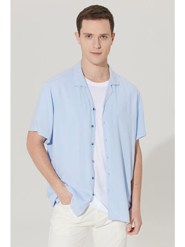 AC&Co / Altınyıldız Classics Erkek Açık Mavi Slim Fit Dar Kesim Küba Yaka Kısa Kollu Gömlek