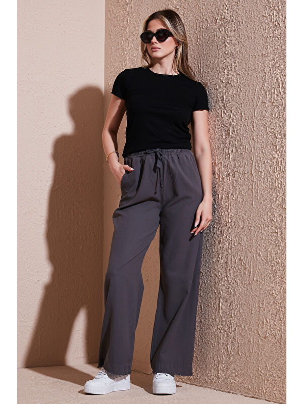Lela Pamuklu Relaxed Fit Yüksek Bel Geniş Paça Kadın Pantolon 668YP5275
