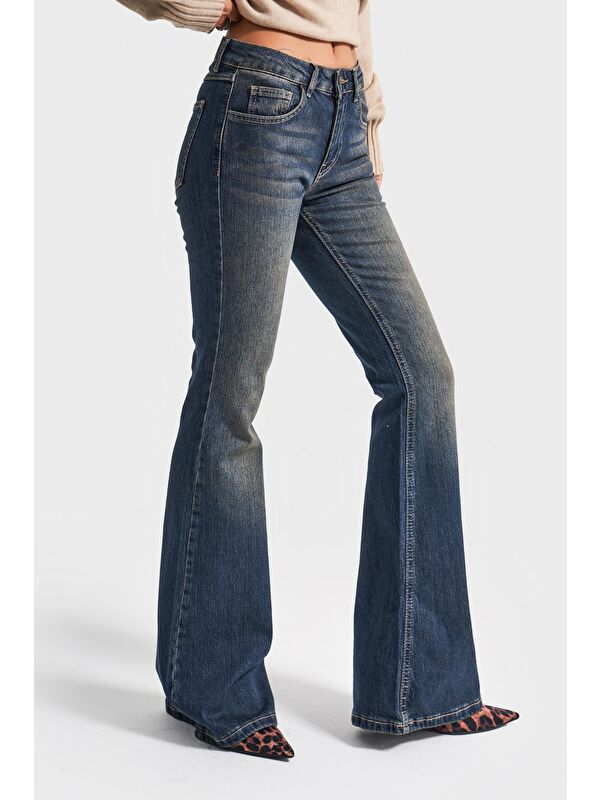 It's Basic Kadın T.Kot Rengi 2w5-8 Mid Rise Flare Fit İç Boy 83cm Esnek Kumaş Denim Jean