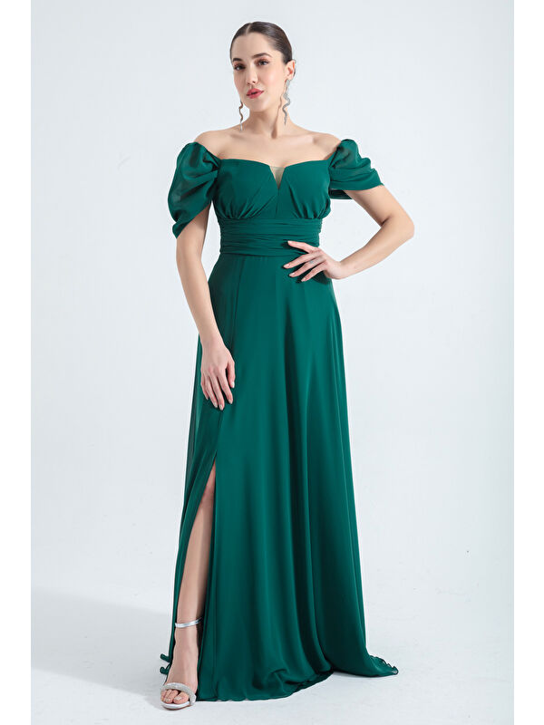 Lafaba Kadın Zümrüt Yeşili Omzu Açık Yırtmaç Detaylı Tül Abiye