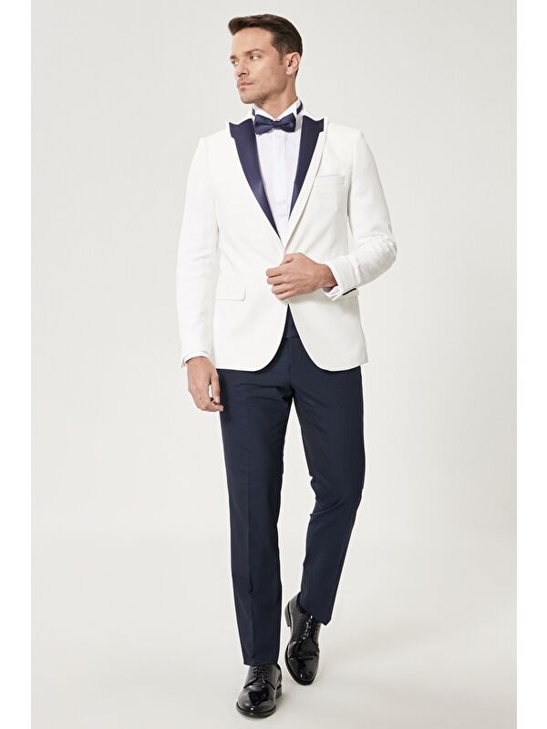 Altınyıldız Classics Erkek Beyaz-Lacivert Slim Fit Çıkma Yaka Desenli Smokin Damatlık