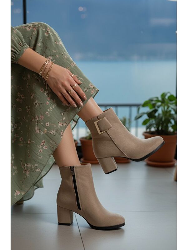Kadın Atina Tokalı Bej Süet Kısa Bot - Görsel 2
