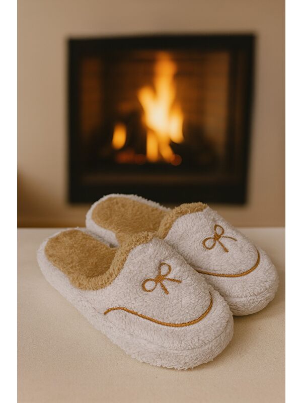 AMORE Kapalı Kadın Ev Terliği Günlük Rahat Kışlık Terlik - Görsel 3