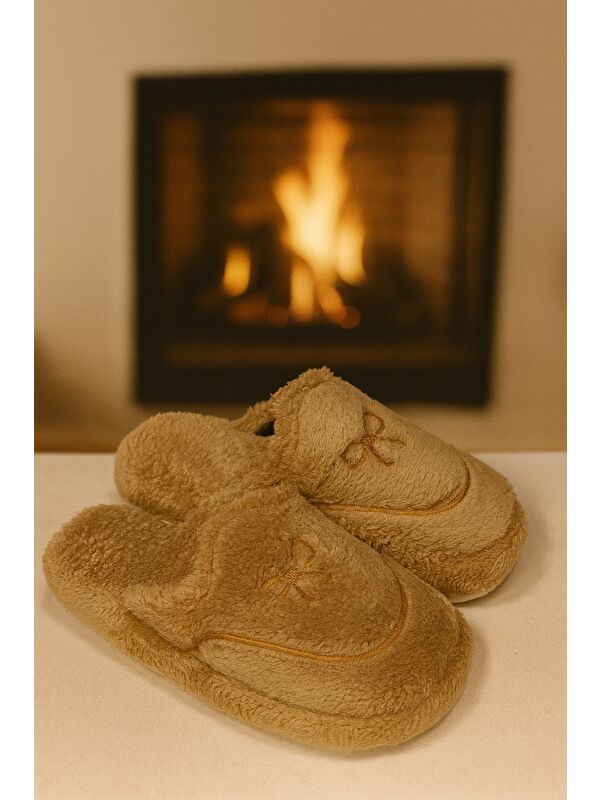 AMORE Kapalı Kadın Ev Terliği Günlük Rahat Kışlık Terlik - Görsel 3