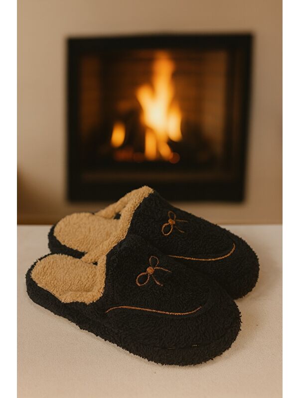 AMORE Kapalı Kadın Ev Terliği Günlük Rahat Kışlık Terlik - Görsel 3