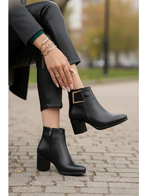 Kadın Atina Siyah Cilt Toka Detaylı Topuklu Kısa Bot - Görsel 3