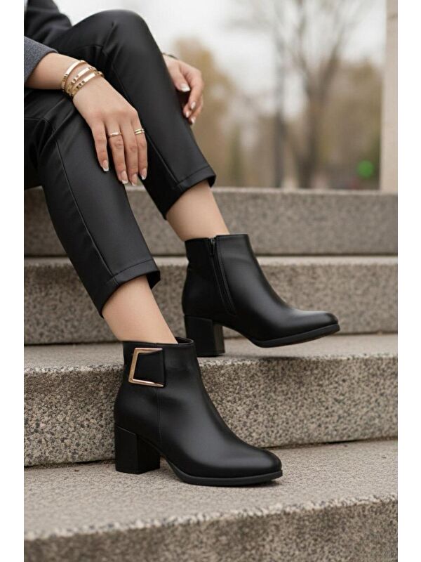 Kadın Atina Siyah Cilt Toka Detaylı Topuklu Kısa Bot - Görsel 5